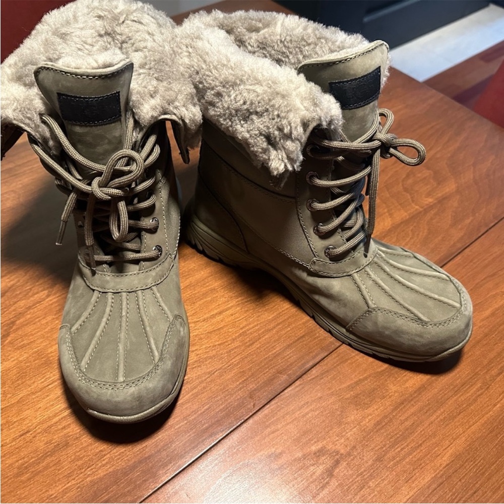 UGG Women's Moss green/vibram sole Winter Boots